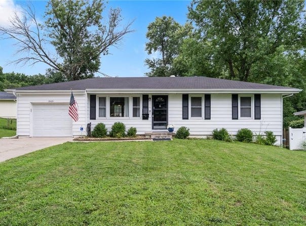 1505 NE 63rd Street, Gladstone, MO 64118
