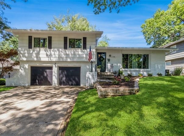 7724 Falmouth Street, Prairie Village, KS 66208