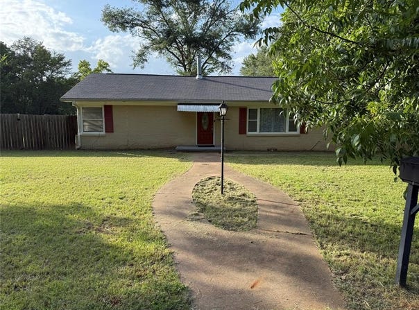 18 Sandy Lane, Palestine, TX 75801