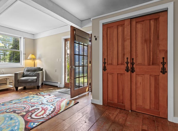 84 South Freeport Road, Freeport, ME 04032