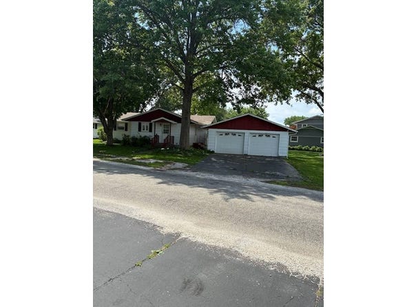 6 French Dr, Virginia, IL 62691