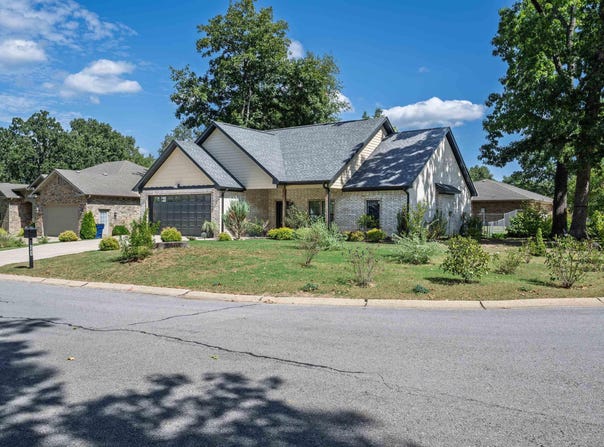 1341 HAMPSHIRE CIRCLE, Mountain Home, AR 72653