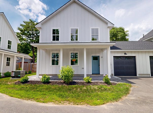 29 Magnolia Lane, Gardiner, ME 04345