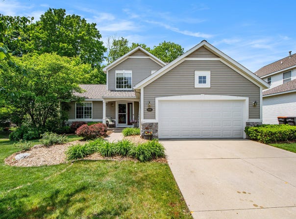 5591 E Grove Drive SE, Grand Rapids, MI 49512