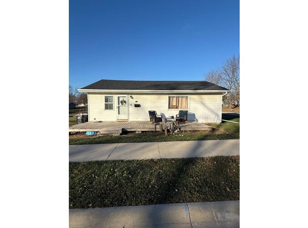 101 S Garfield Street, Mount Ayr, IA 50854