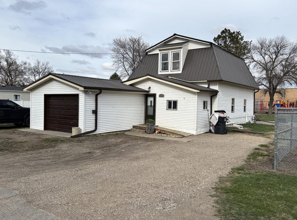 206 7th Street, Ipswich, SD 57451