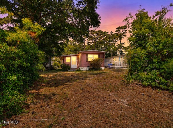131 NE 75th Street, Oak Island, NC 28465