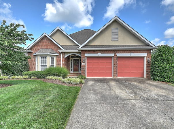 1813 Waters Edge Drive, Johnson City, TN 37604