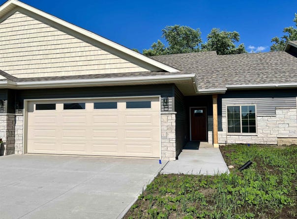 1789 Golf Course Boulevard, Independence, IA 50644