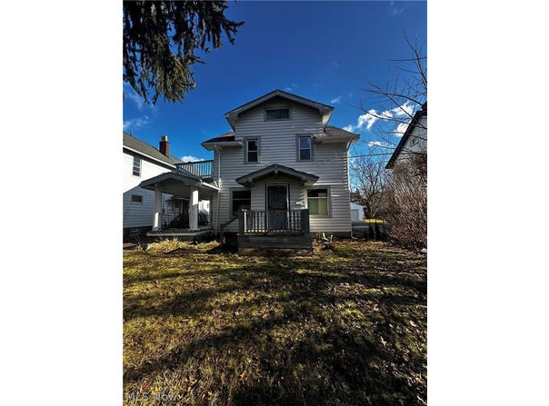 2083 N Taylor Road, Cleveland Heights, OH 44112