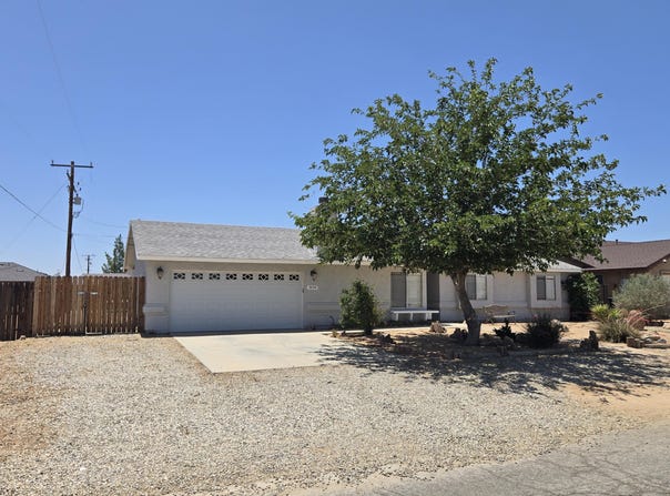 8636 Oleander Avenue, California City, CA 93505