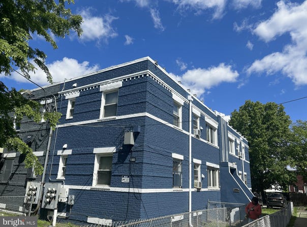 4614 HILLSIDE ROAD SE, WASHINGTON, DC 20019