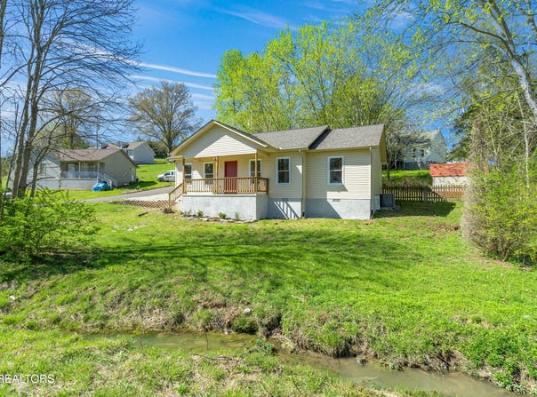 146 Sandy Hill Rd, LaFollette, TN 37766