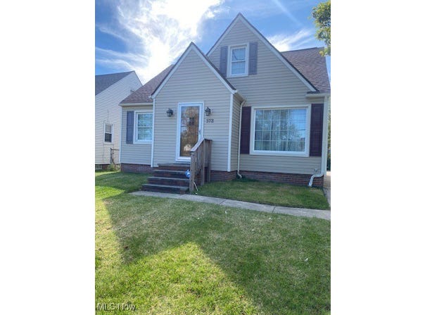 372 E 200th Street, Euclid, OH 44119