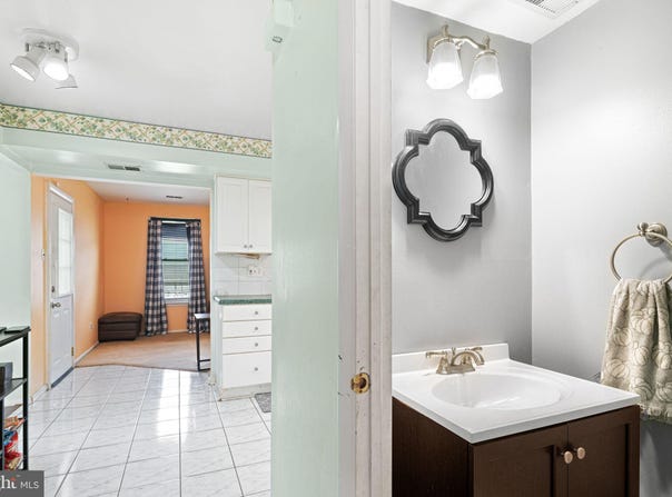 6529 JEFFERSON COURT, BENSALEM, PA 19020