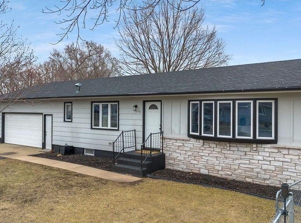 26 4th Avenue SE, Saint Joseph, MN 56374