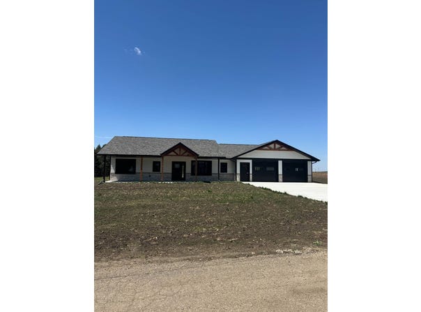 201 Beech St, Sutherland, IA 51058