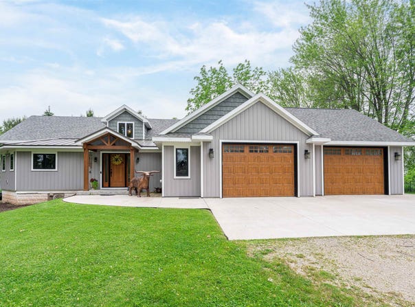8079 COUNTY ROAD MM, LARSEN, WI 54947