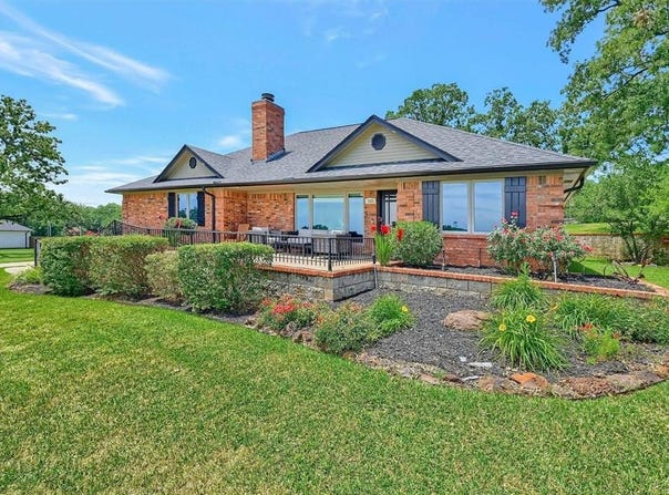 117 Kiowa Drive S, Lake Kiowa, TX 76240