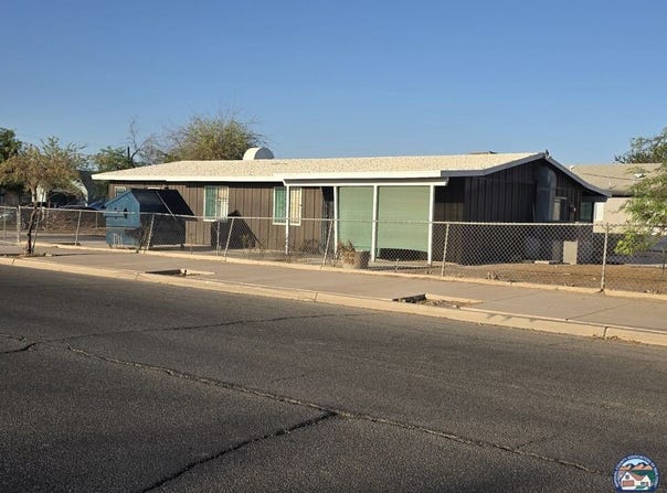 827 S Hope St, El Centro, CA 92243