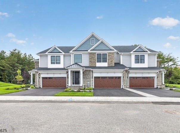 15 Muirfield Ln, River Vale Twp., NJ 07675-6566