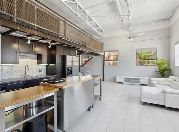 215 N Walton Street, Dallas, TX 75226