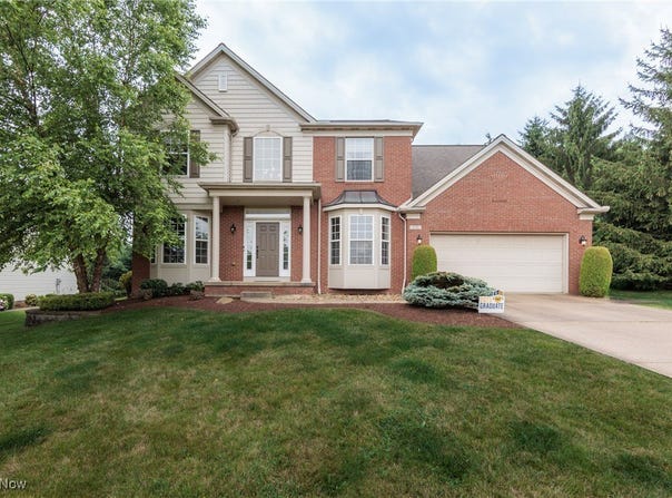 100 Hartford Court, Broadview Heights, OH 44147