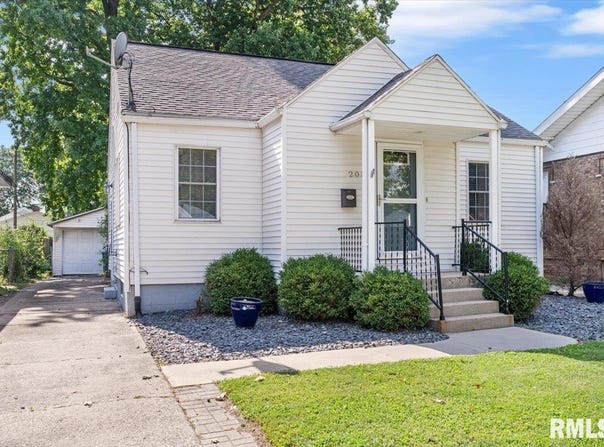2057 N 7TH Street, Springfield, IL 62702