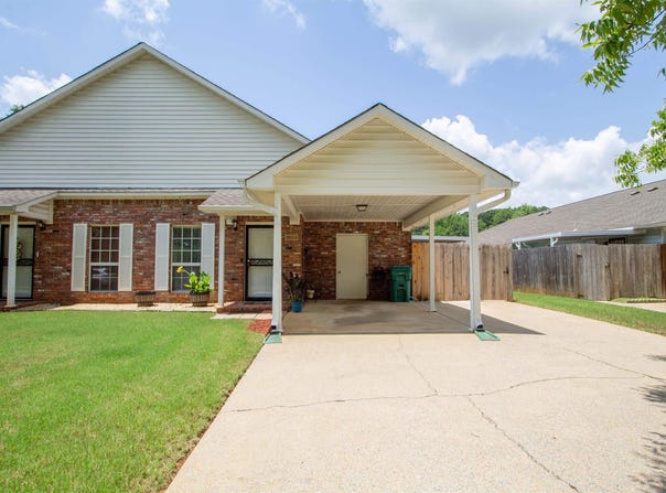 1822 OAKLEAF LANE, CENTER POINT, AL 35215