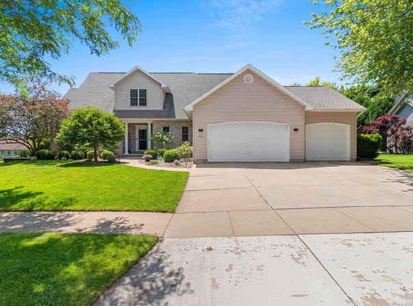 421 E SHEFFIELD Lane, APPLETON, WI 54913-7430