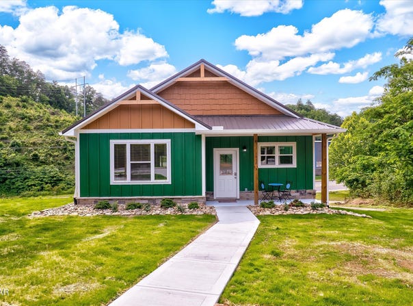 1012 Pinyon Circle, Pigeon Forge, TN 37863
