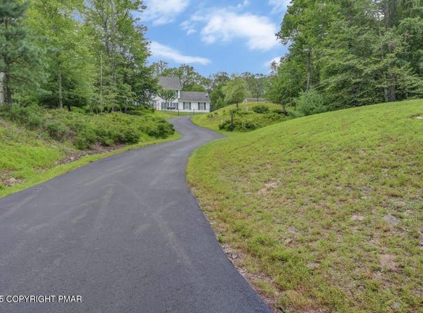 649 Snow Hill Road, Cresco, PA 18326