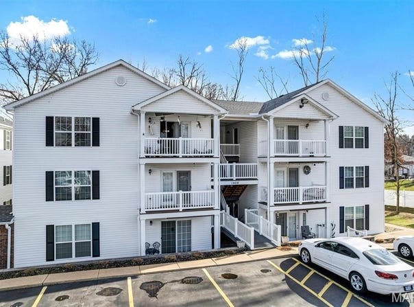 1408 Summertree Springs Avenue, Valley Park, MO 63088
