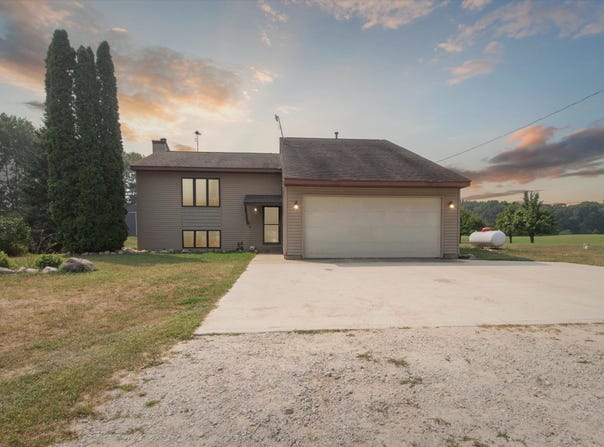 4218 E Klees Road, Stanton, MI 48888