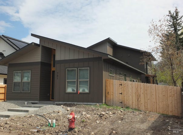 701 N 2nd Ave, Hailey, ID 83333