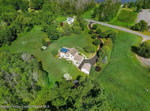 672 Lakeview Road, Broadalbin, NY 12025