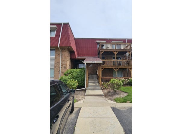 1870 Tall Oaks Drive, Aurora, IL 60505