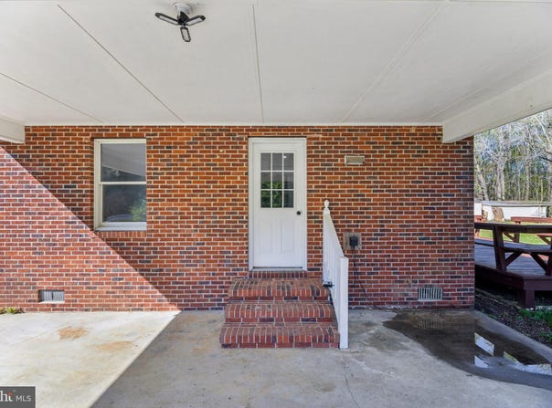 42 JONES, WEEMS, VA 22576