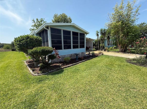 24841 PINE HILL, LEESBURG, FL 34748