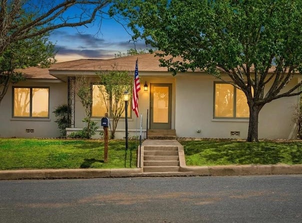 803 Poplar, Fredericksburg, TX 78624