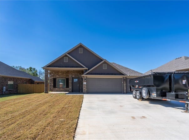 829 S Mitchell Avenue, Lincoln, AR 72744