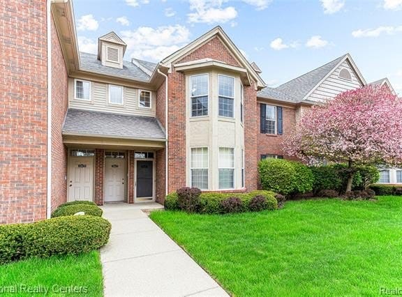 49277 Silver Birch Circle, Shelby Twp, MI 48315