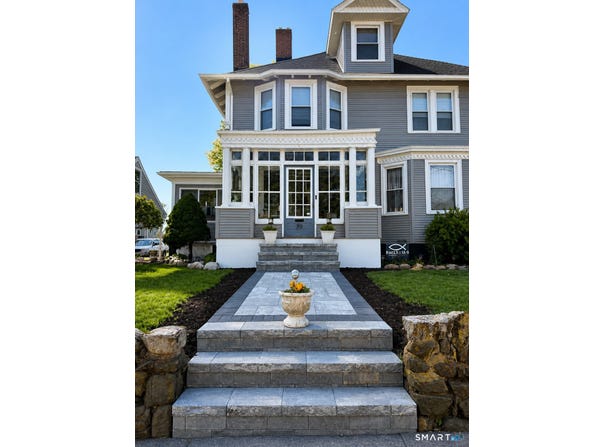 39 Forbes Place, East Haven, CT 06512