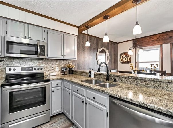 301 Pinnacle Inn Road, Beech Mountain, NC 28604