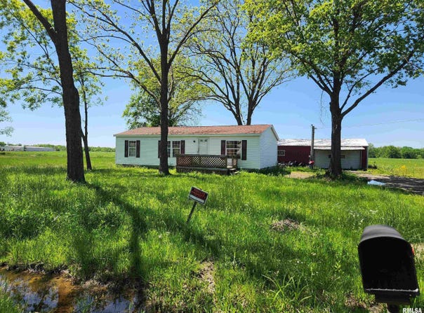1124 Gary Avenue, Centralia, IL 62801