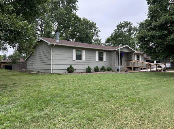 402 Serra, Lyons, KS 67554