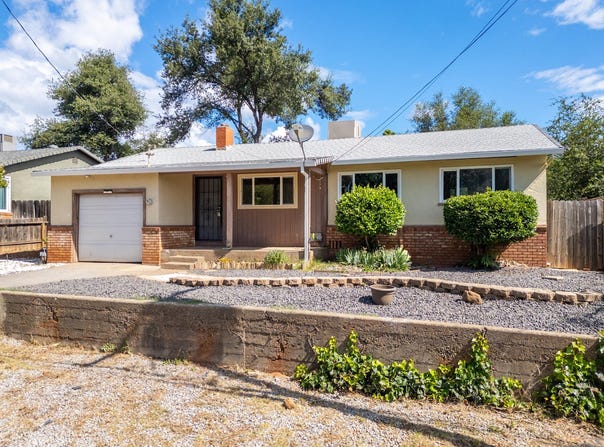 1922 Vale Drive, Redding, CA 96002