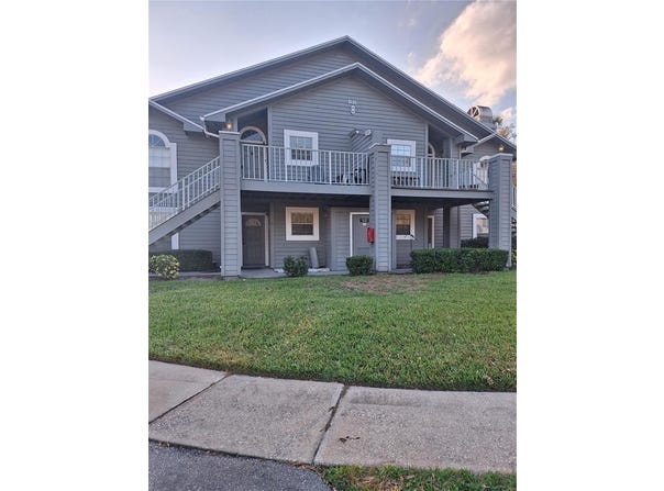 11910 SKYLAKE Place, TEMPLE TERRACE, FL 33617