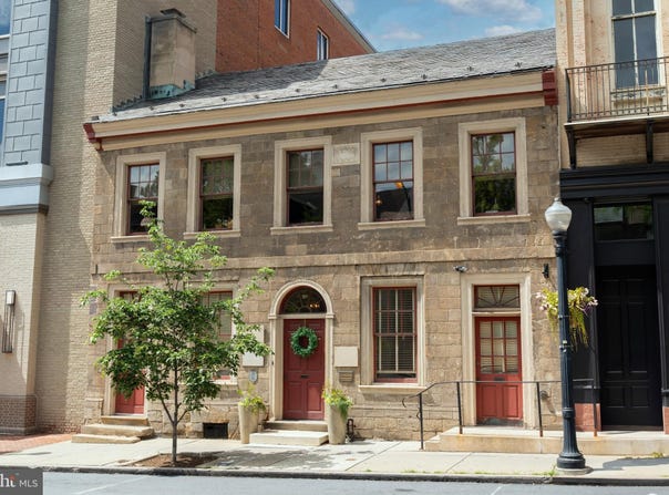 121 E KING STREET, LANCASTER, PA 17602