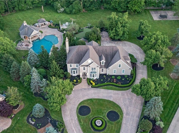 915 Creek View Drive, Aurora, OH 44202